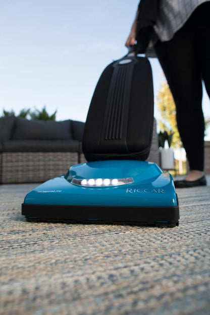 using the  cordless supralite vacuum